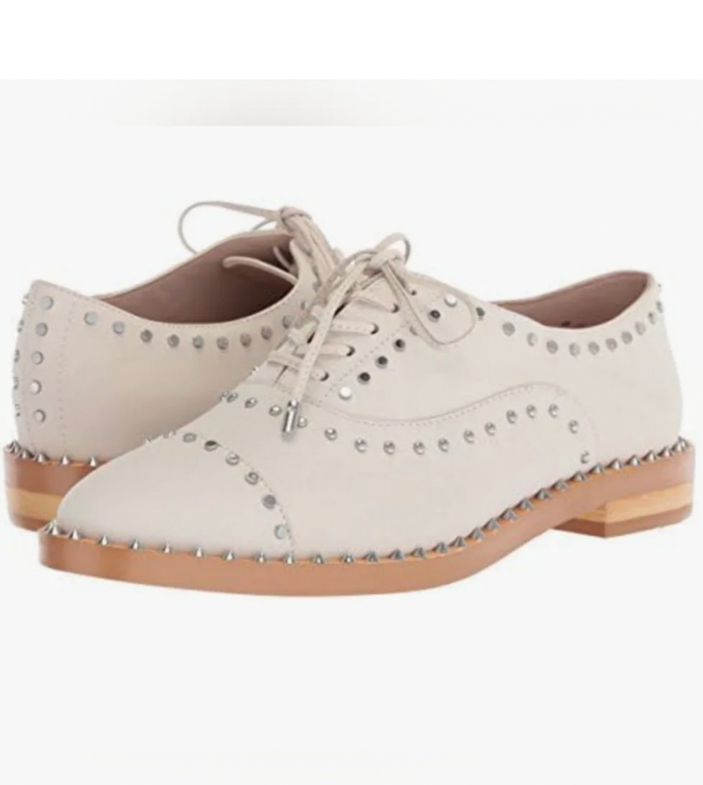 NINE WEST Garroy Oxford Flat Cream Metal Studs Tie Shoes Womens 8.5